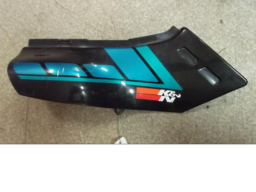 Framsidan på Sidopanel från en Yamaha XTZ 660 -1992 motorcykel.