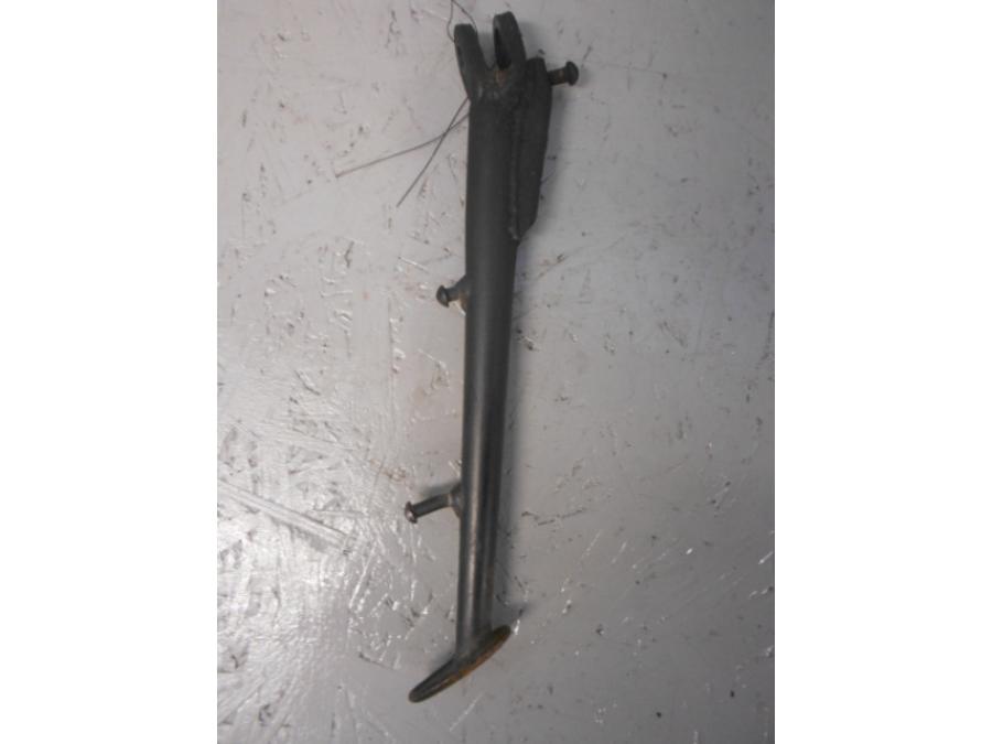 Baksidan på Sidostöd från en Kawasaki Z 1000 -2011 motorcykel.