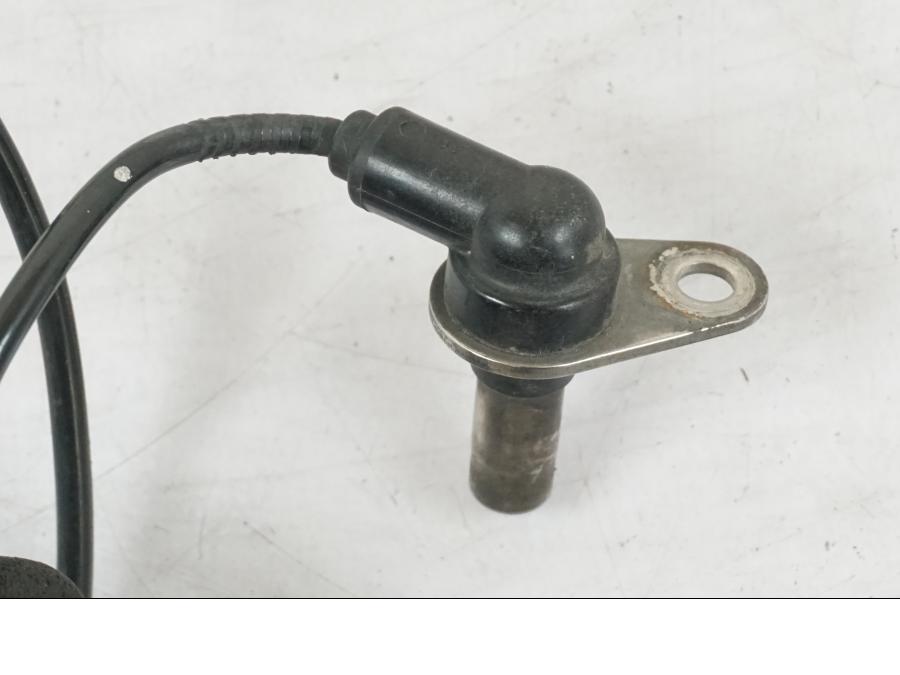 Snett uppifrån på ABS givare från en Triumph Tiger Explorer -2013 motorcykel.