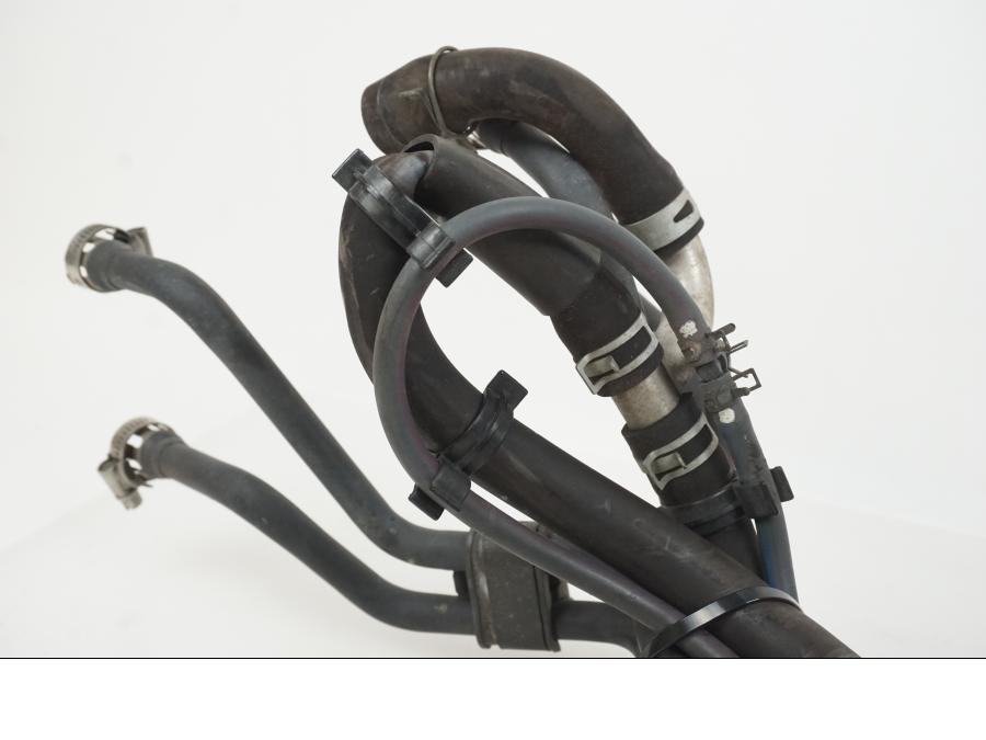 Vänster sida på Second Air från en Yamaha XJ 900 -1997 motorcykel.