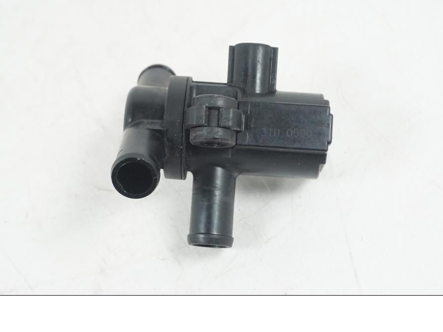 Baksidan på Second Air från en Ducati Hyperstrada -2013 motorcykel.