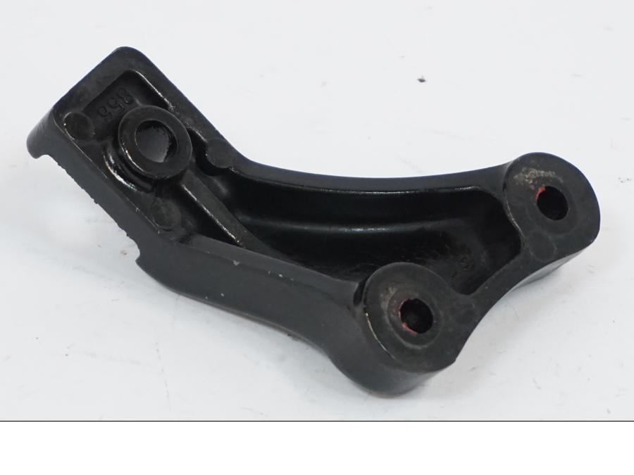 Vänster sida på Fotpinnefäste från en Kawasaki VN 1500 -2002 motorcykel.