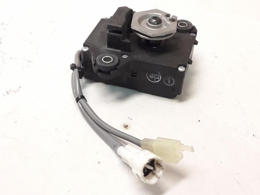 Framsidan på Avgasspjällmotor från en Kawasaki Z 800 -2015 motorcykel.