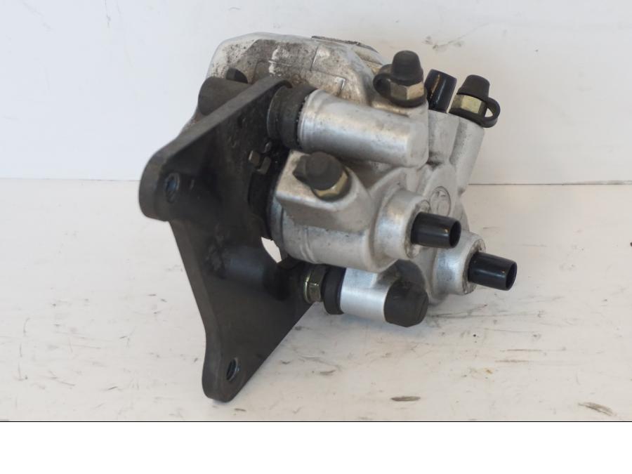 Snett nerifrån på Bromsok från en Kymco Agility 125 -2019 scooter.