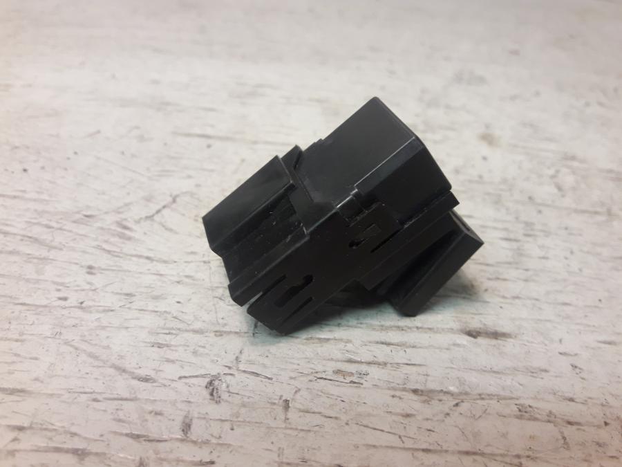 Framsidan på Relä från en KTM 1290 Super Duke -2016 motorcykel.