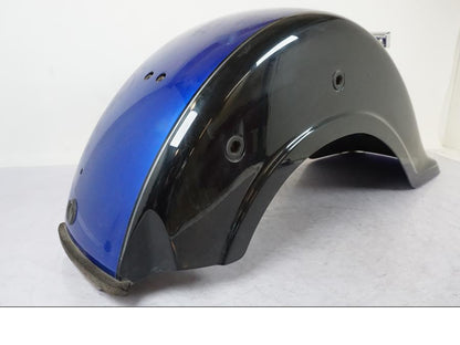 Snett uppifrån på Bakskärm från en Suzuki VL 800 -2002 motorcykel.