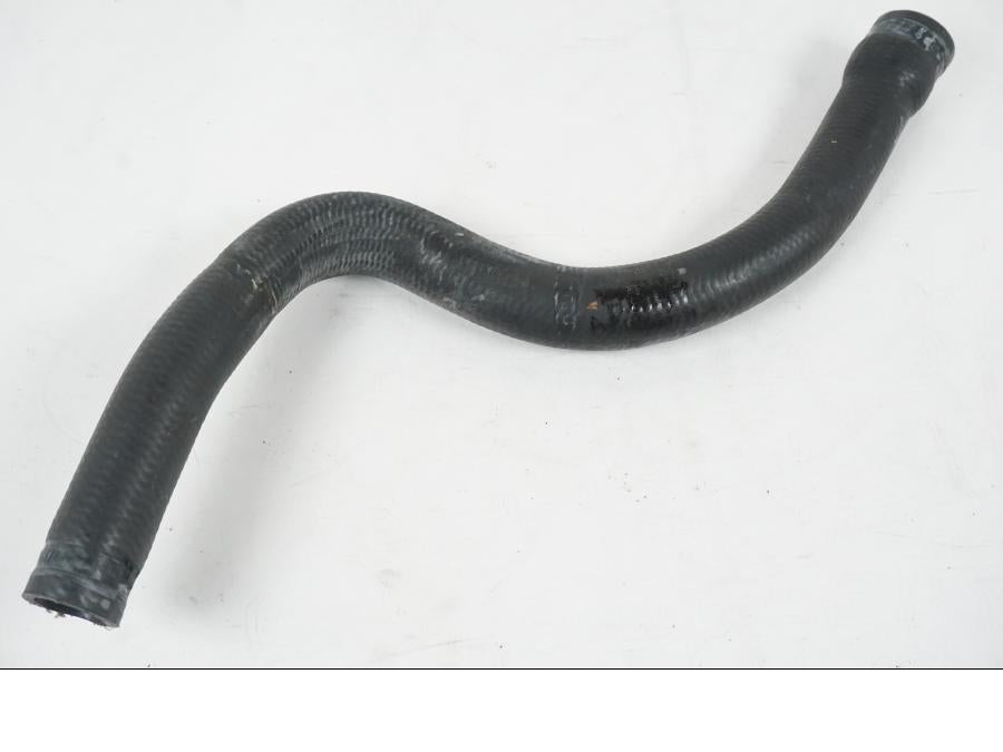 Vänster sida på Vattenkyl Slang Set från en MV Agusta Dragster -2014 motorcykel.