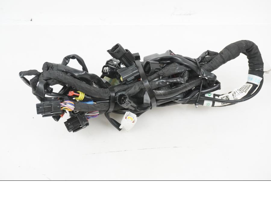 Höger sida på Kabelstam från en KTM 1290 Super Adventure S -2022 motorcykel.