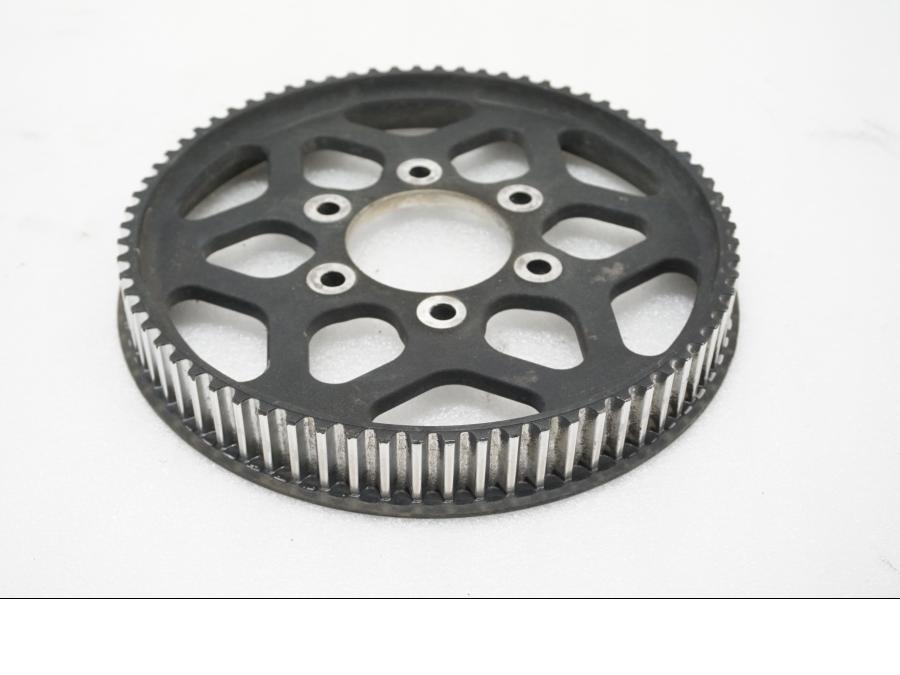 Baksidan på Remdrev från en Buell XB9S -2003 motorcykel.