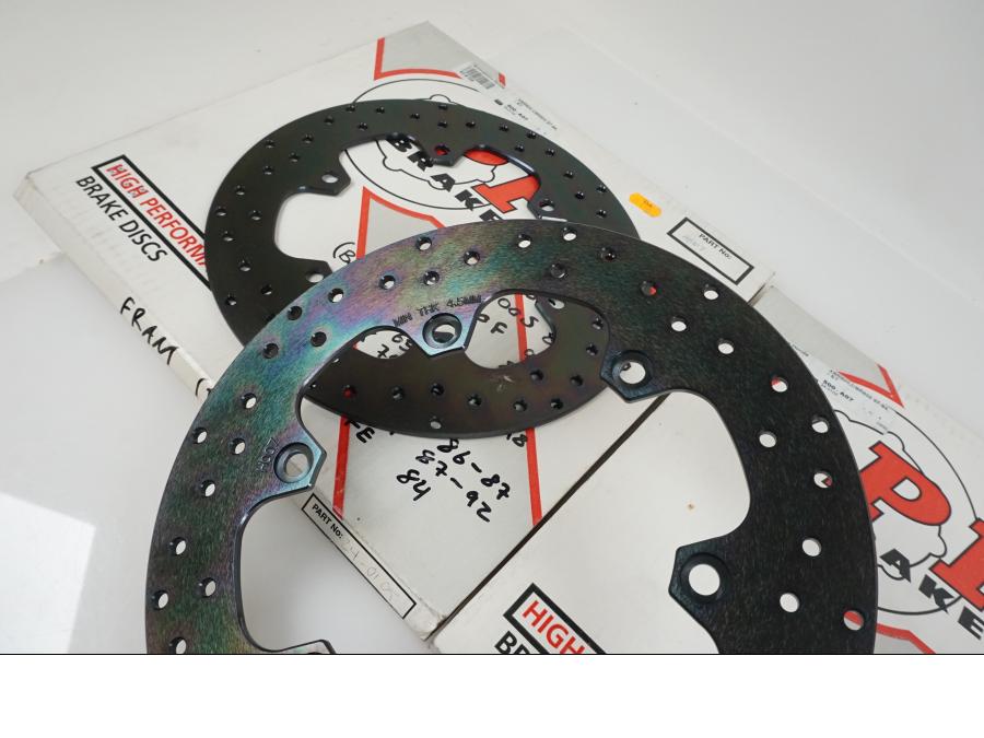 Snett uppifrån på Bromsskiva från en Honda CBR 600 -1994 motorcykel.