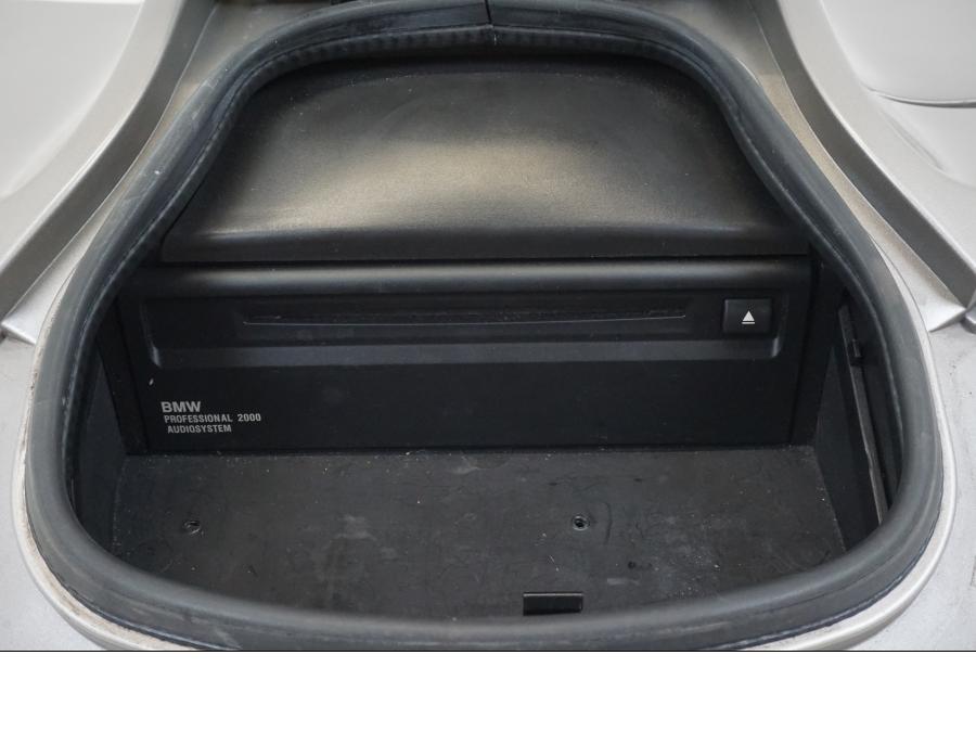 Extrabild3 på Radio från en BMW K 1200 LT -2004 motorcykel.