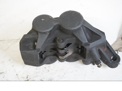 Höger sida på Bromsok från en Yamaha BT 1100 -2002 motorcykel.