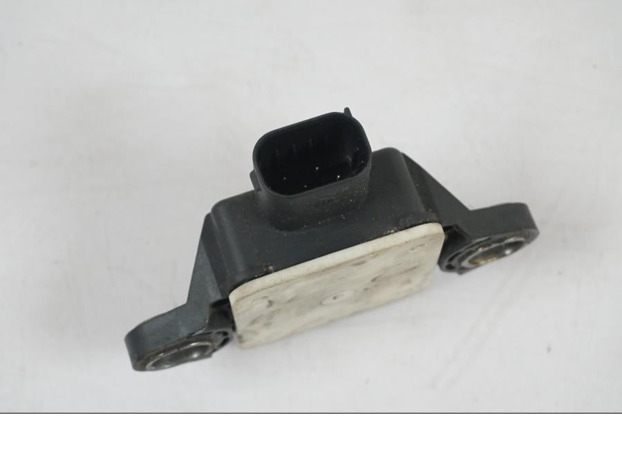 Vänster sida på Tilt Sensor från en KTM 1290 Super Duke R -2018 motorcykel.