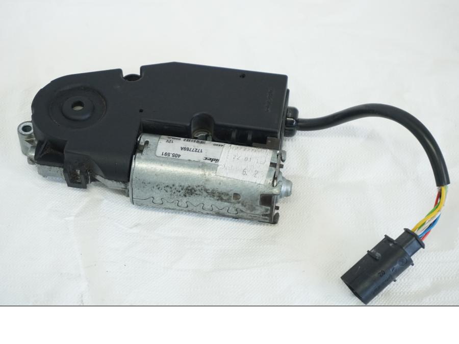 Framsidan på Vindrutemotor från en BMW K 1600 -2015 motorcykel.