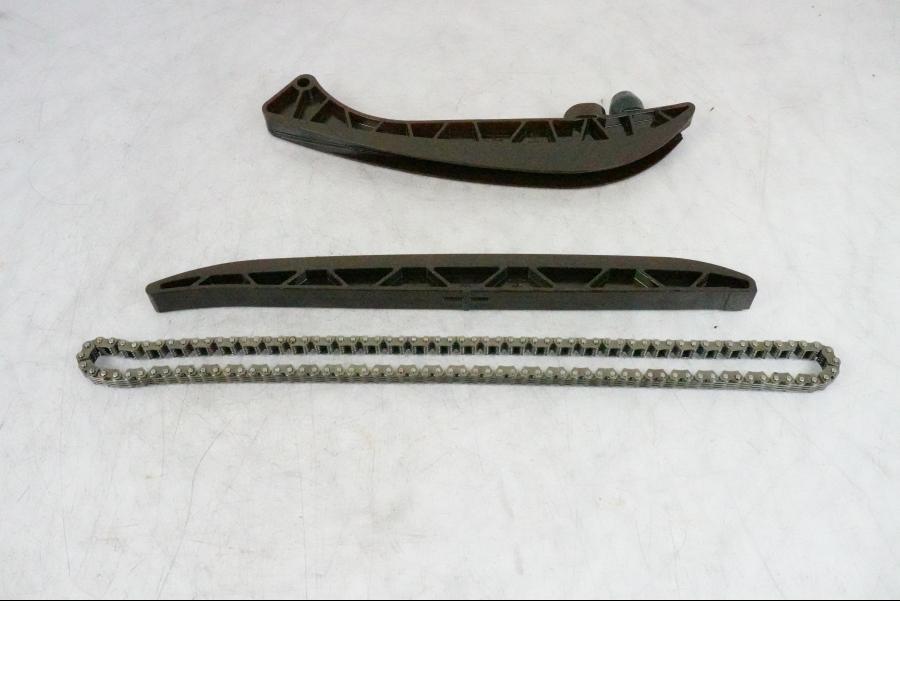 Vänster sida på Kamkedja från en BMW K 1200 S -2005 motorcykel.