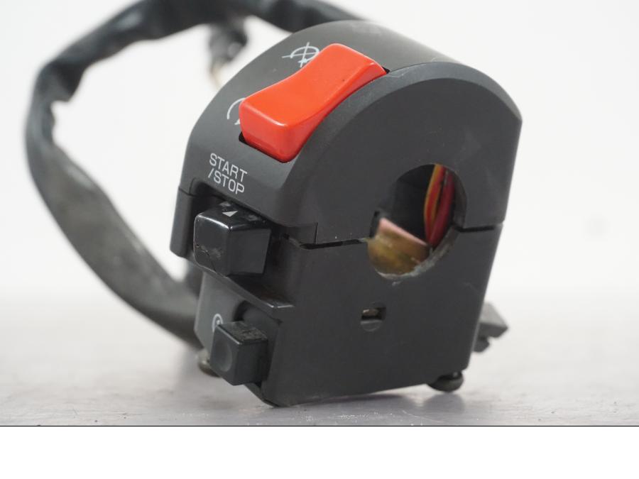 Extrabild4 på Styrelreglage från en Kawasaki ZX-6R -2006 motorcykel.