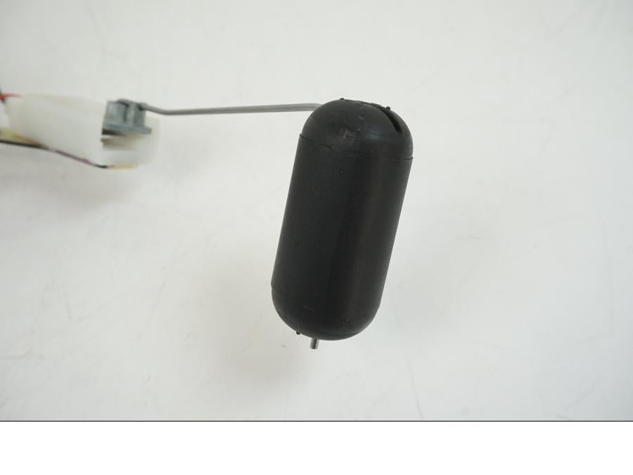 Vänster sida på Bensinpump insprut från en Kawasaki ER-6F -2016 motorcykel.