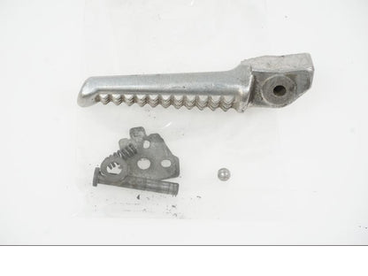 Höger sida på Fotpinne från en Aprilia Tuono V4R -2016 motorcykel.