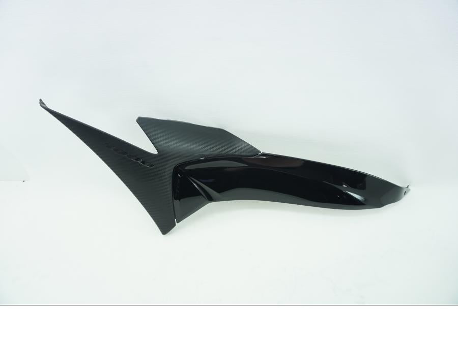 Framsidan på Sidopanel från en Suzuki GSX-R 1000 -2009 motorcykel.