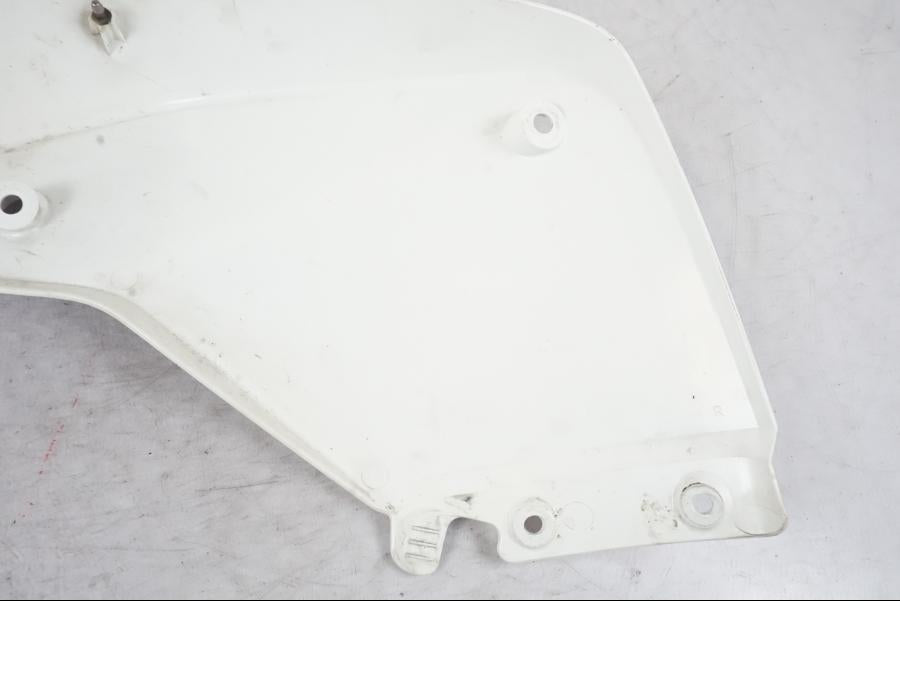 Extrabild4 på Tankkåpa från en KTM 690 Duke -2015 motorcykel.