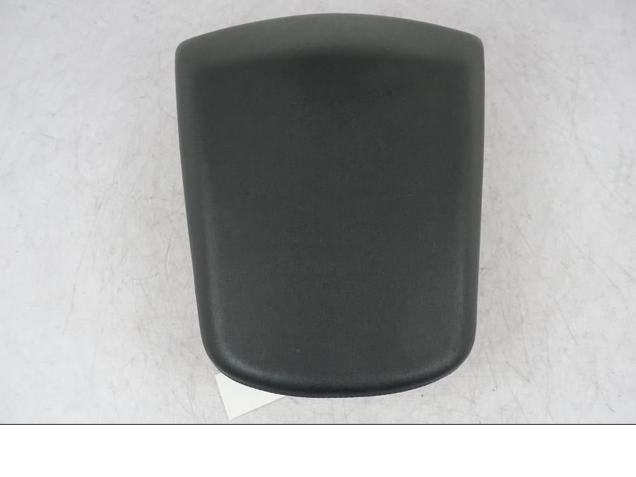 Snett uppifrån på Sadel från en Suzuki GSF 1250 -2010 motorcykel.