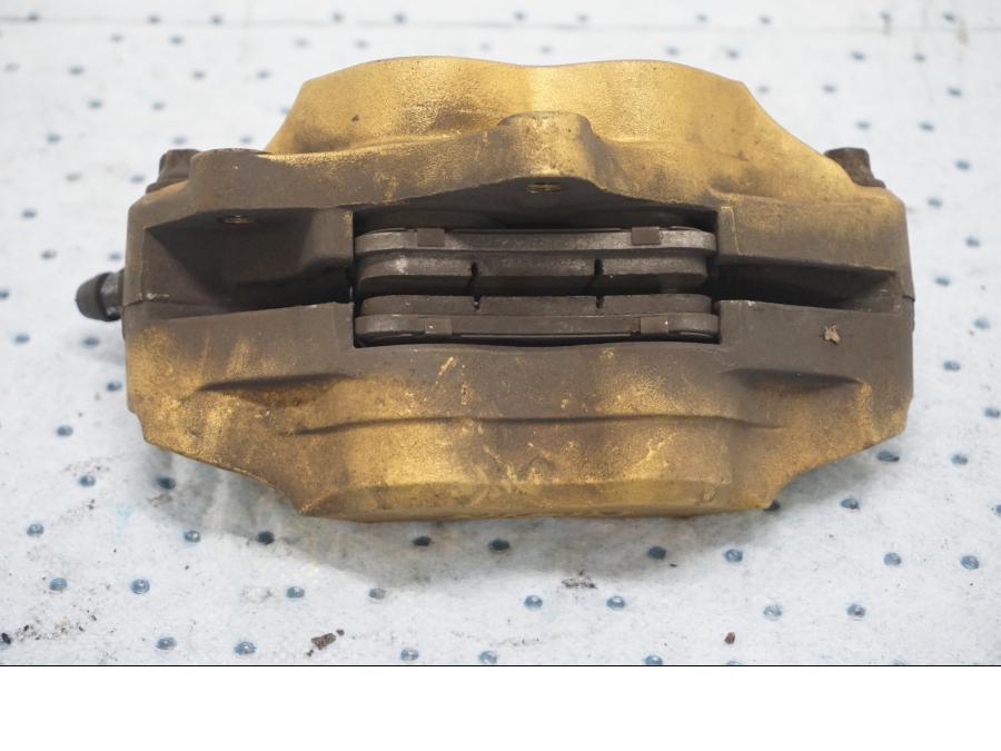 Baksidan på Bromsok från en Honda VTR 1000 F -1997 motorcykel.