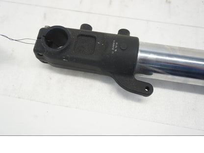 Vänster sida på Gaffelben från en KTM 690 SMCR -2016 motorcykel.