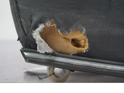 Höger sida på Sadel från en Honda GL 500 -1982 motorcykel.