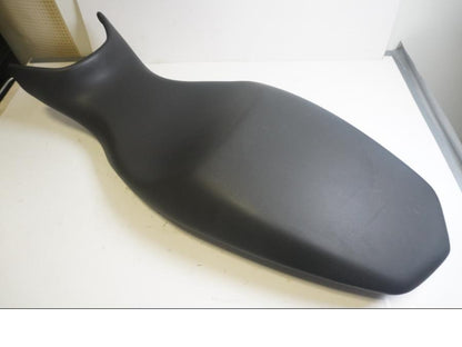 Framsidan på Sadel från en BMW F 800 R -2011 motorcykel.