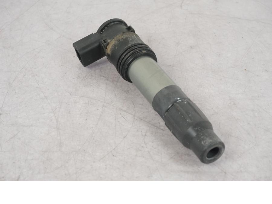 Snett uppifrån på Tändspole från en KTM 1290 Super Adventure R -2018 motorcykel.