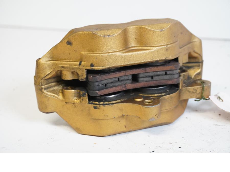 Höger sida på Bromsok från en Honda CBR 600 RR -2004 motorcykel.