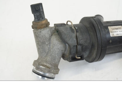 Snett nerifrån på Temperatursensor från en BMW R 1250 GS -2019 motorcykel.