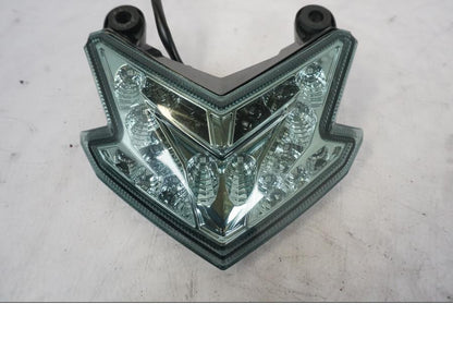 Snett uppifrån på Baklampa från en Kawasaki Z 800 -2014 motorcykel.