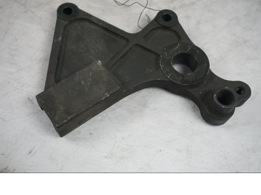 Baksidan på Bromsoksfäste från en Kawasaki ER-6N -2012 motorcykel.