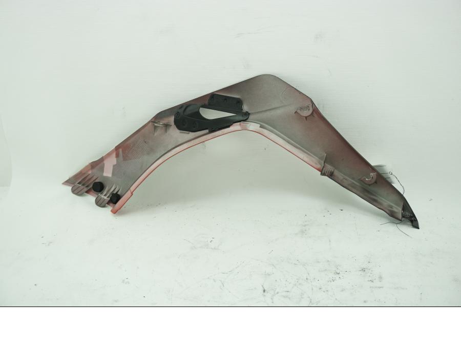 Baksidan på Sidopanel från en Ducati Multistrada 1200 -2016 motorcykel.