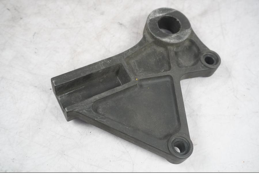 Framsidan på Bromsoksfäste från en Kawasaki ZX-10R -2008 motorcykel.