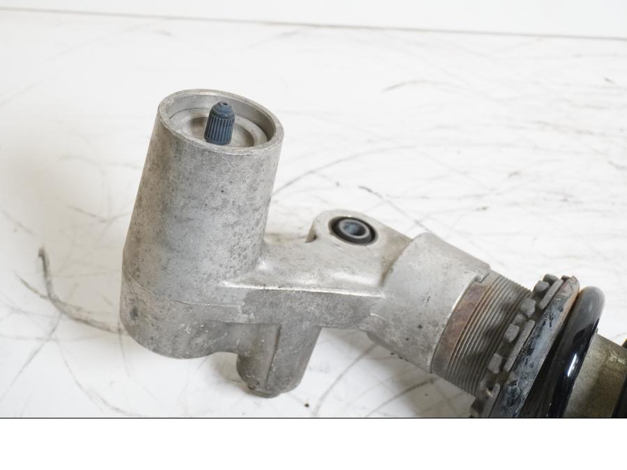 Vänster sida på Stötdämpare från en Suzuki GSX-R 750 -1997 motorcykel.