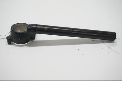 Framsidan på Styre från en Honda VTR 1000 F -2005 motorcykel.