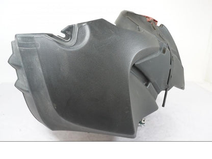 Vänster sida på Bensintank från en BMW R 1200 GSA -2012 motorcykel.