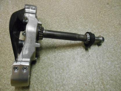 Baksidan på Gaffelkrona från en Suzuki M 1800 -2007 motorcykel.