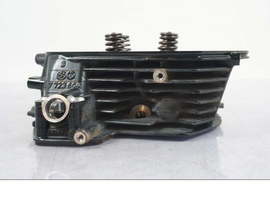 Höger sida på Topplock från en BMW R NineT -2017 motorcykel.