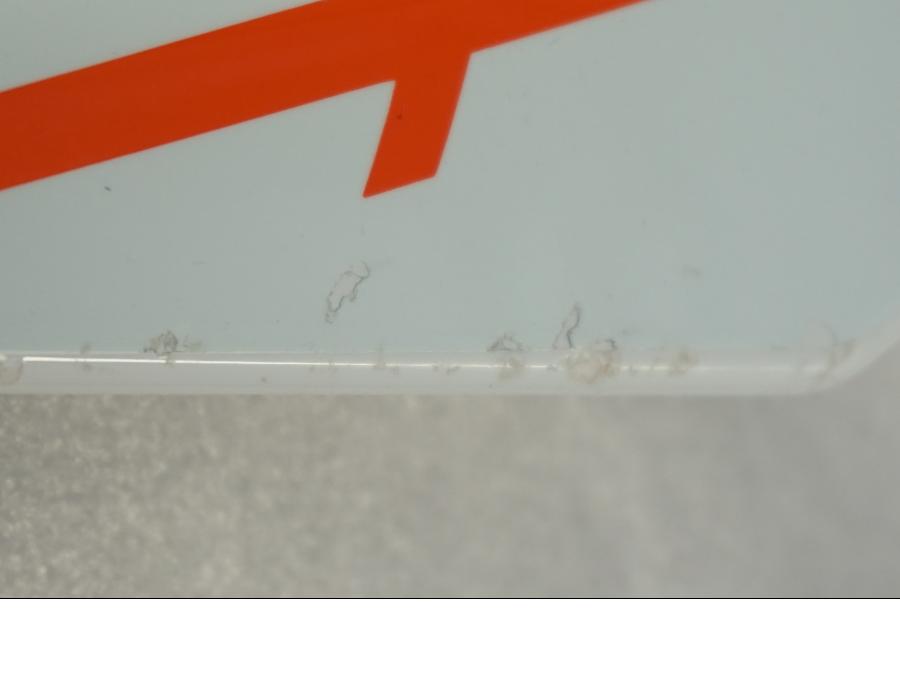 Vänster sida på Bensintankskåpa från en KTM 1290 Super Duke -2021 motorcykel.