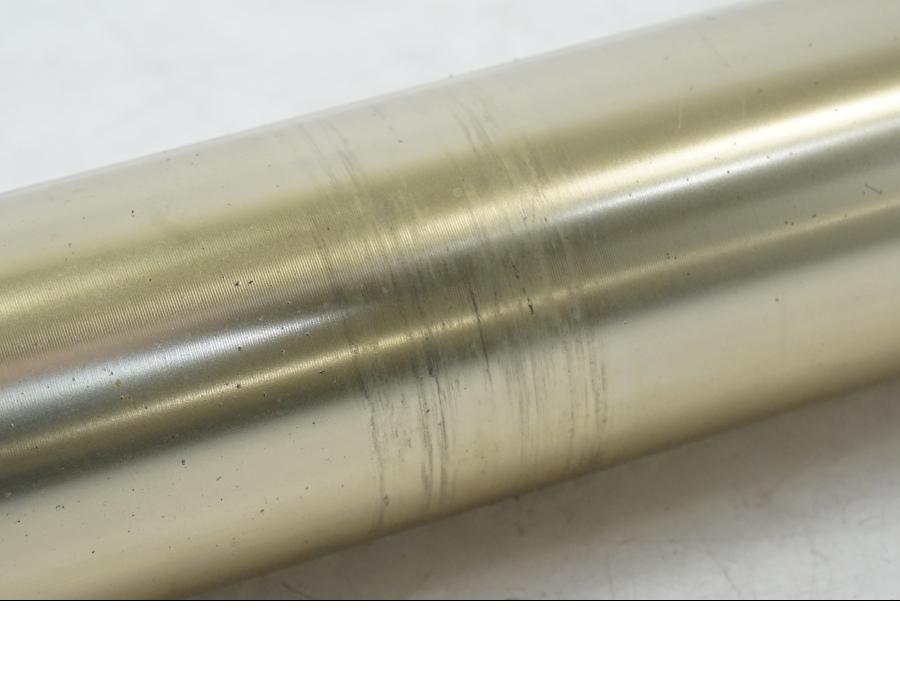 Extrabild1 på Gaffelben från en Yamaha YZF 1000 R1 -2001 motorcykel.