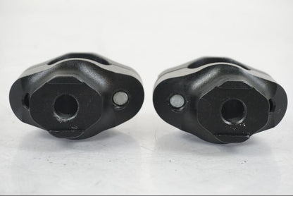 Vänster sida på Styrfäste från en KTM 1290 Super Duke R EVO -2023 motorcykel.