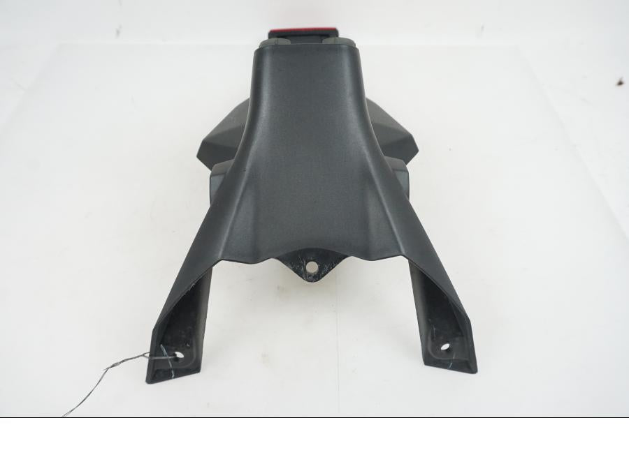 Snett uppifrån på Skylthållare från en Kawasaki ER-6N ABS -2011 motorcykel.