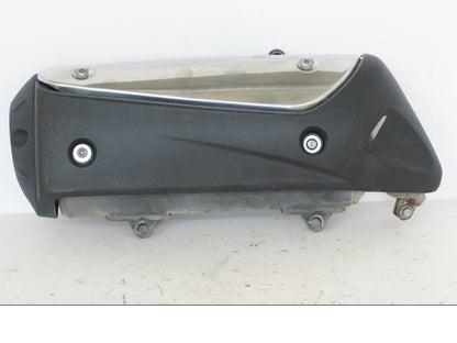 Baksidan på Ljuddämpare från en Honda SH 300 A -2011 scooter.