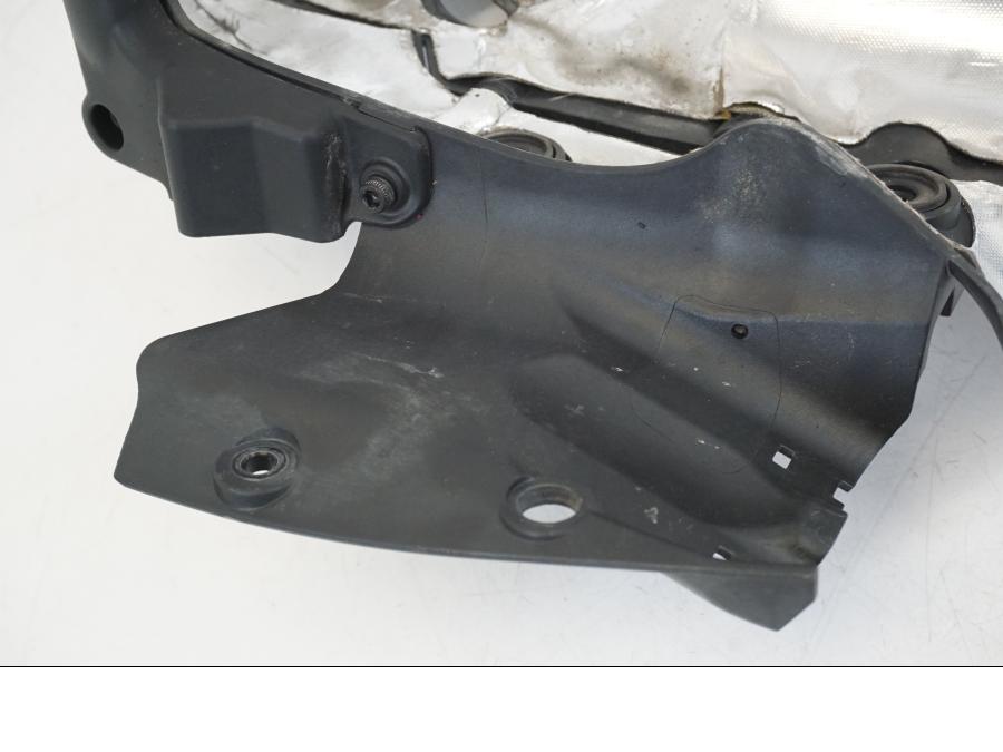 Baksidan på Värmeskydd från en Ducati Streetfighter V4 -2020 motorcykel.