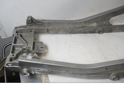 Höger sida på Bakram från en Yamaha XT 1200 Z -2011 motorcykel.