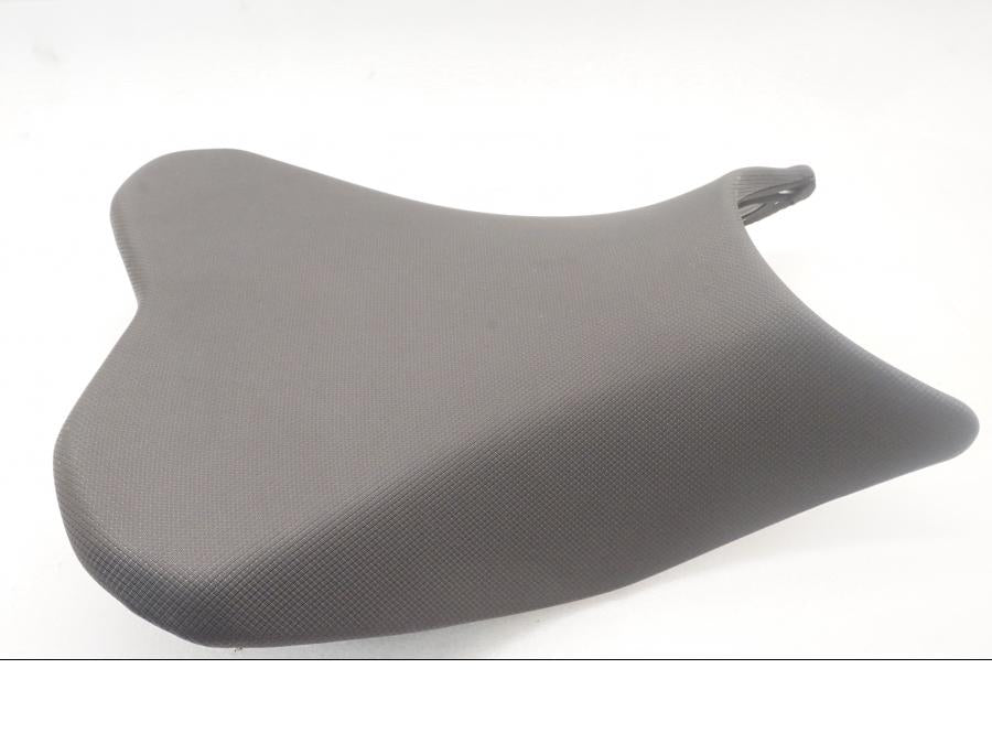 Baksidan på Sadel från en Kawasaki Z 400 -2020 motorcykel.