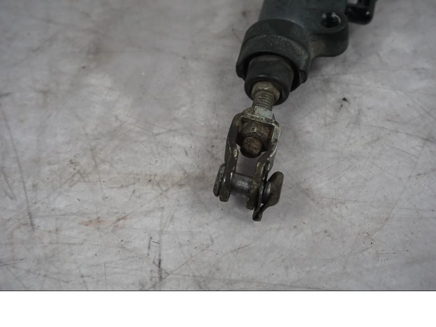 Höger sida på Bromshuvudcylinder från en Triumph Tiger Explorer -2016 motorcykel.